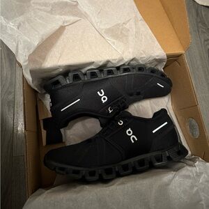 On Cloud 5 - Black Workout Shoes - WORN ONCE!